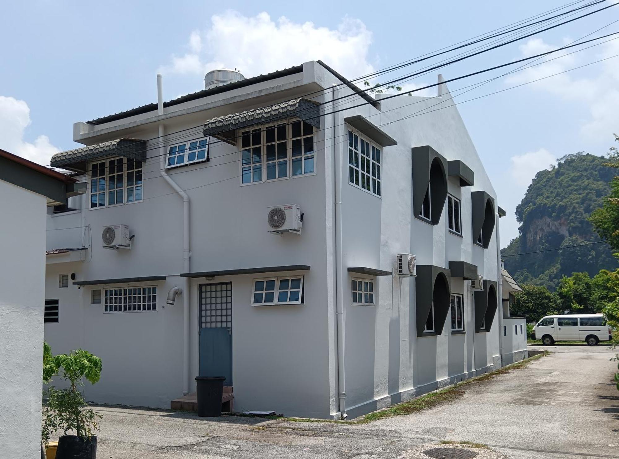 Grey Fantasy Homes, Taman Perak Ipoh - 12 guests Exterior foto