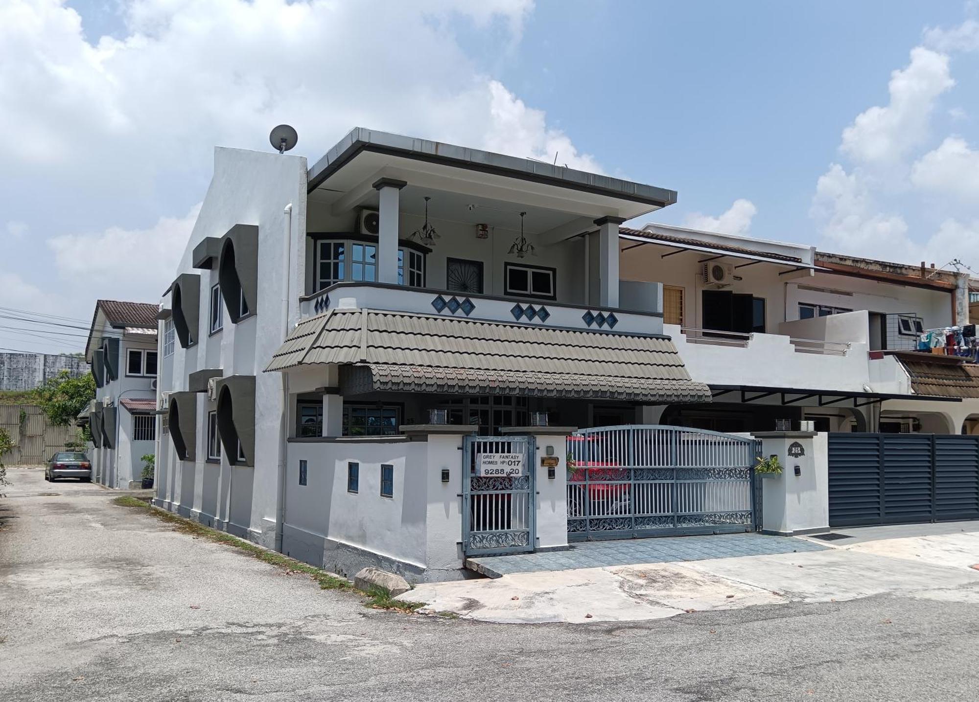 Grey Fantasy Homes, Taman Perak Ipoh - 12 guests Exterior foto