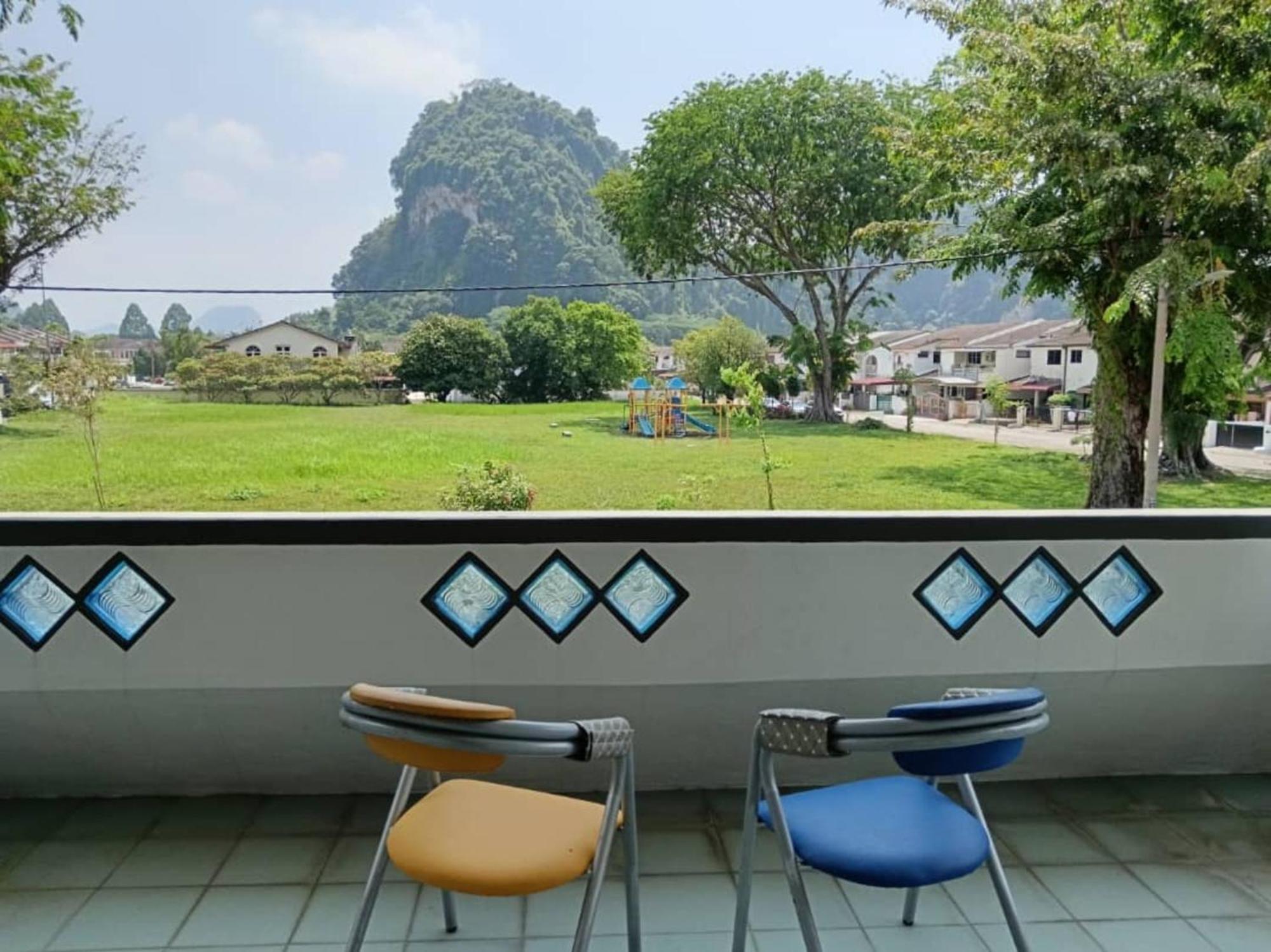 Grey Fantasy Homes, Taman Perak Ipoh - 12 guests Exterior foto