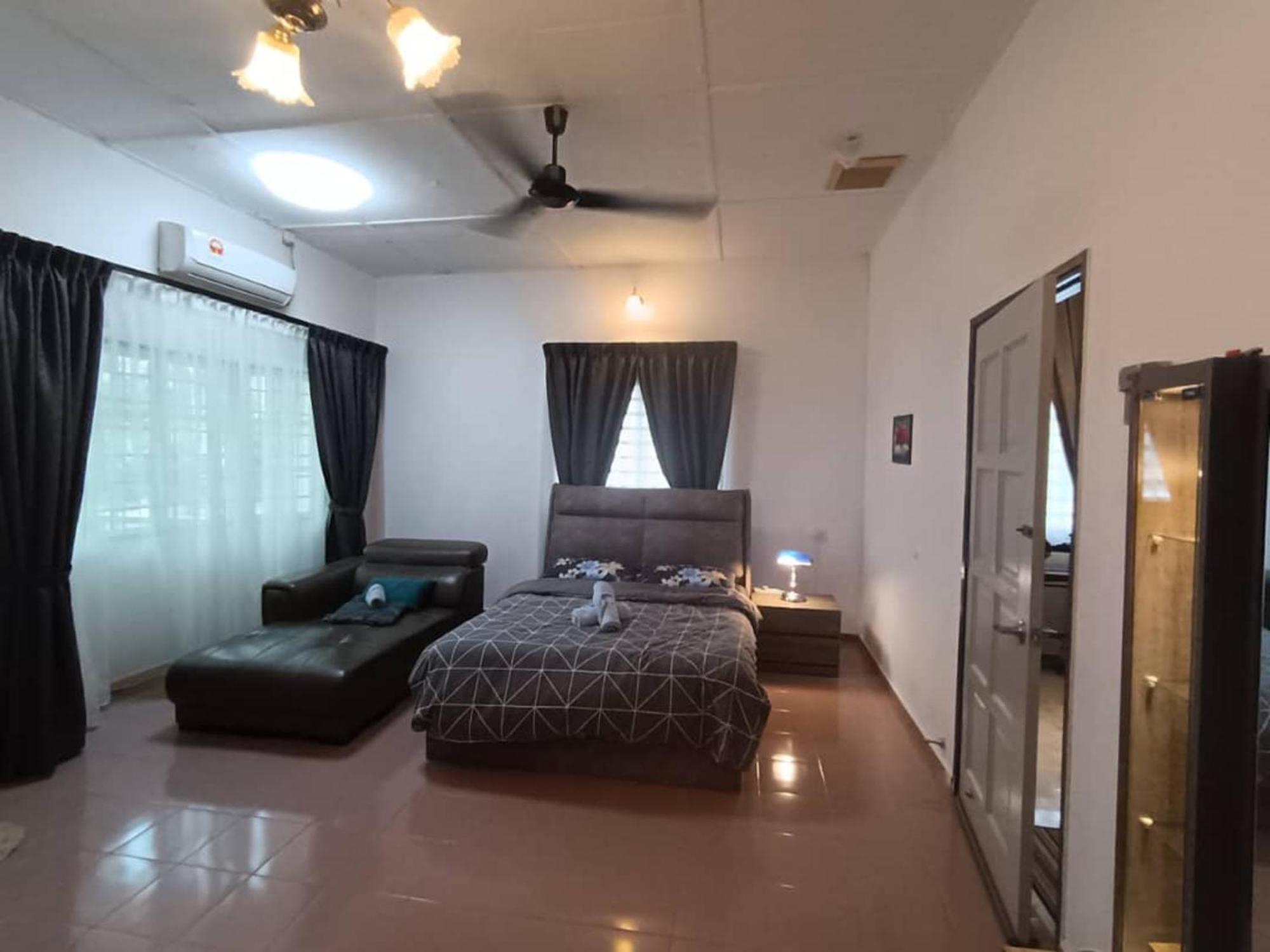 Grey Fantasy Homes, Taman Perak Ipoh - 12 guests Exterior foto